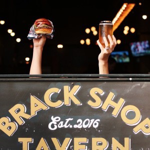 brack shop tavern Best Dodgers Themed Drinks & Food Specials For The World Series