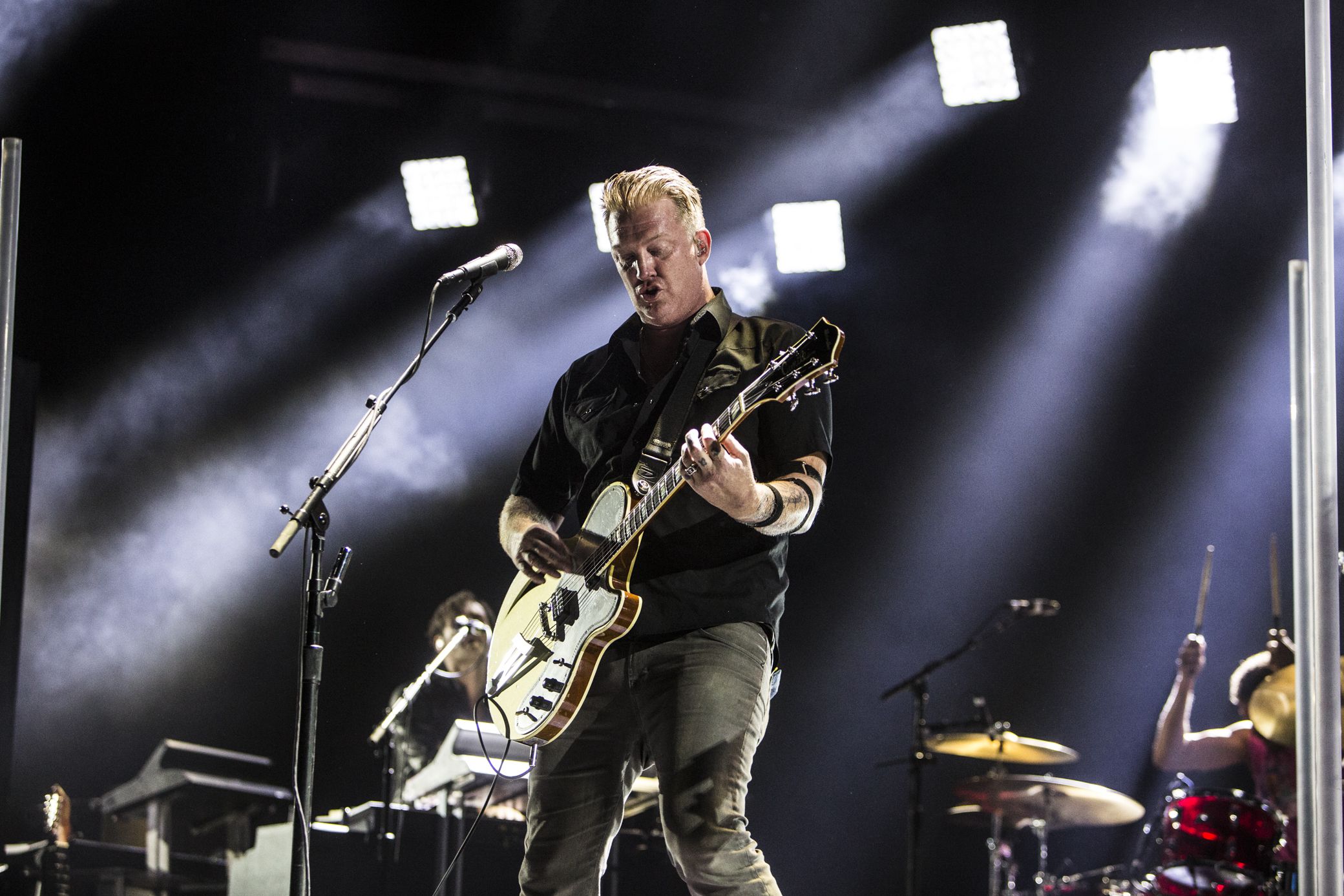 queens of the stone age 10 Cal Jam Offered Everything Youd Want From Dave Grohl