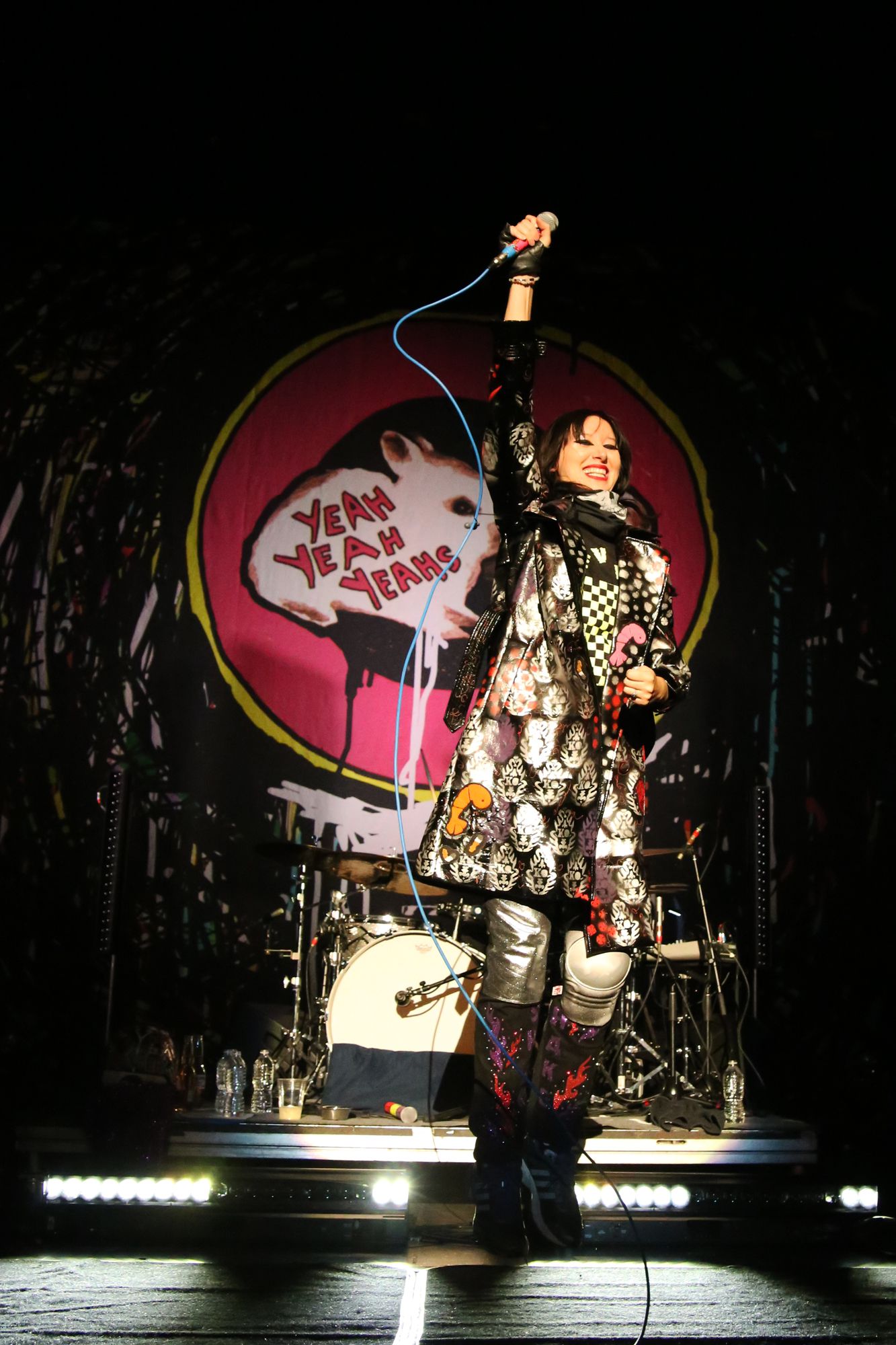 yeah yeah yeahs killian young 8 Live Review: Yeah Yeahs Yeahs Return to NYC for First Hometown Show in Four Years (11/7)